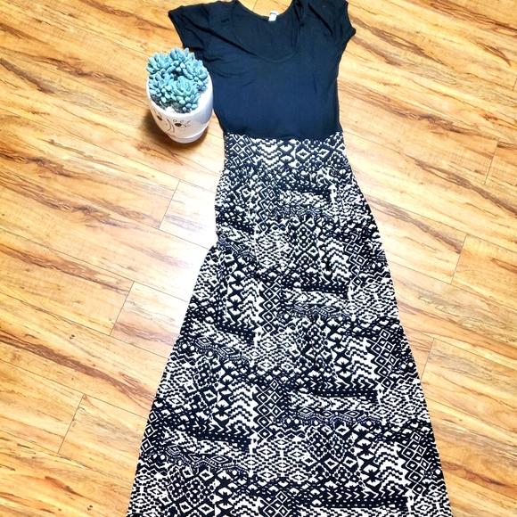 Long short sleeve dress - Picture 1 of 5